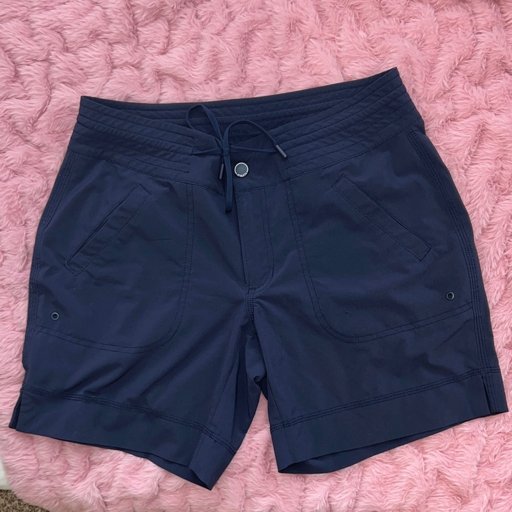 Athleta Women's Deep Blue Bermuda Shorts - Picture 3 of 8